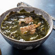 Miyeok-Guk (Korean Seaweed and Brisket Soup) Recipe Page