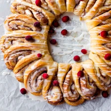 Cinnamon Roll Wreath Recipe Page