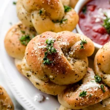 Homemade Garlic Knots Recipe Page